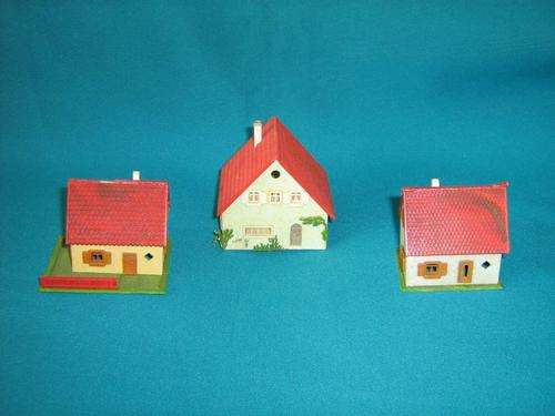 3 MODEL RAILWAY HOUSES (FALLER, GERMANY)