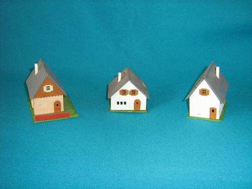 3 OLD MODEL RAILWAY HOUSES (FALLER, GERMANY)