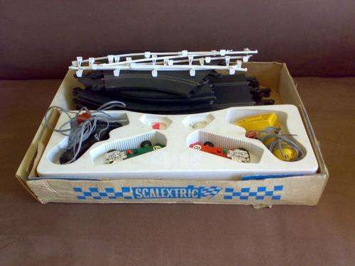 OLD SCALEXTRIC SET
