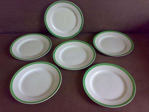 SET OF 6 "QUEENS GREEN" SOLIAN WARE DINNER PLATES