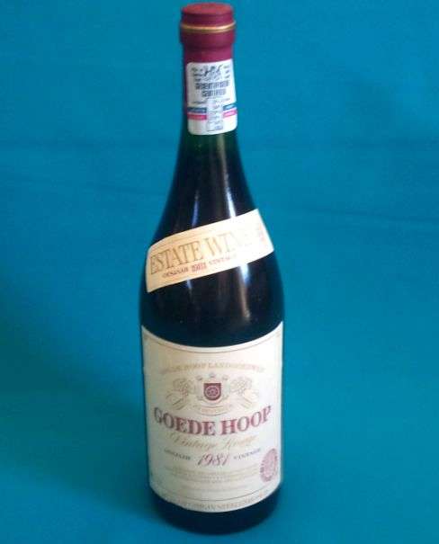 BOTTLE OF "GOEDE HOOP VINTAGE ROUGE 1981" RED WINE