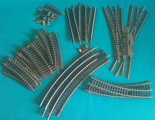 LARGE LOT OF LIMA TRAIN TRACKS- HO SCALE
