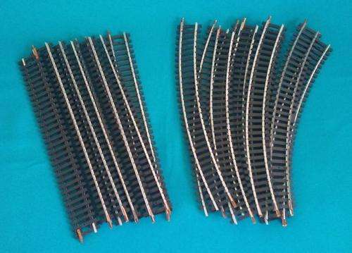 17 ASSORTED LIMA HO-SCALE TRAIN TRACKS