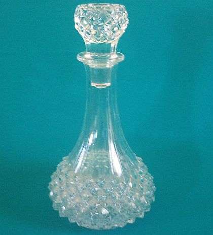 STUNNING HEAVY CUT GLASS DECANTER
