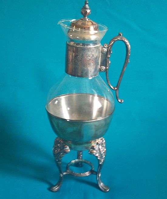 BEAUTIFUL GLASS JUG ON 3-LEGGED STAND>>>SILVER PLATED DETAIL