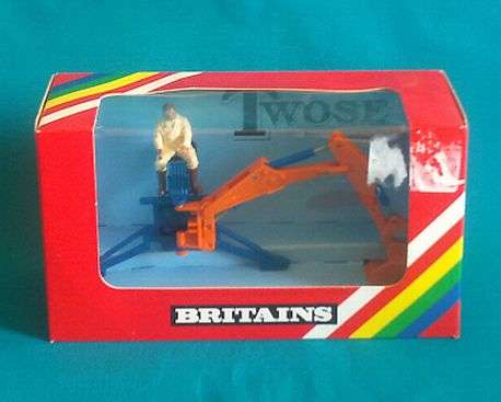 BRITAINS "TWOSE" REAR MOUNTED DIGGER IN BOX. MADE IN ENGLAND