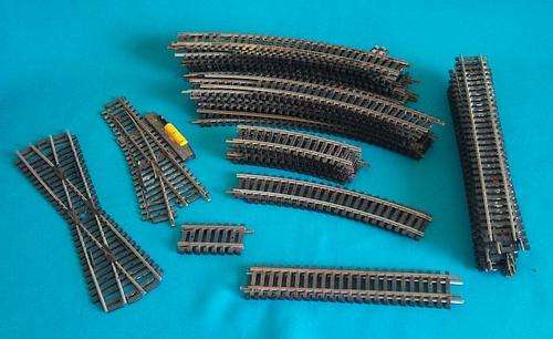 LOT OF LIMA TRAIN TRACKS- HO SCALE
