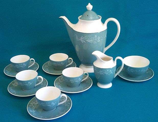 BEAUTIFUL ROYAL DOULTON "CASCADE" TEA/ COFFEE SET