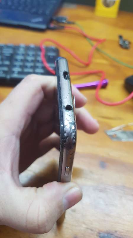 Hisense u962 Phone