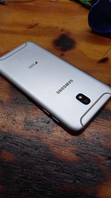 Samsung J7 Pro