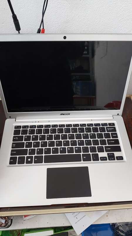 Mecer Laptop (Please Read)