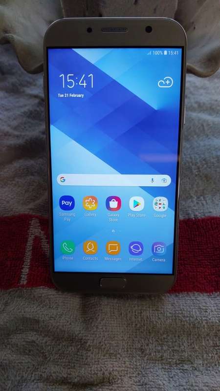 Samsung A7 2017 Phone