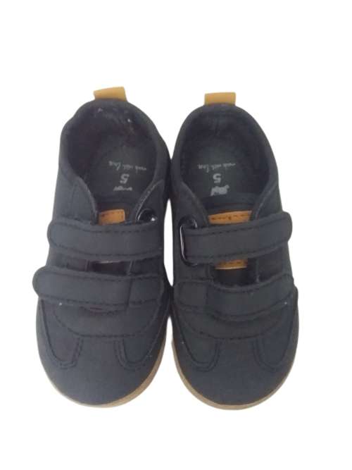 Boys Shoes size 5