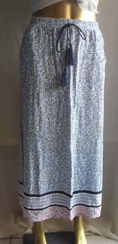 Skirt size 32
