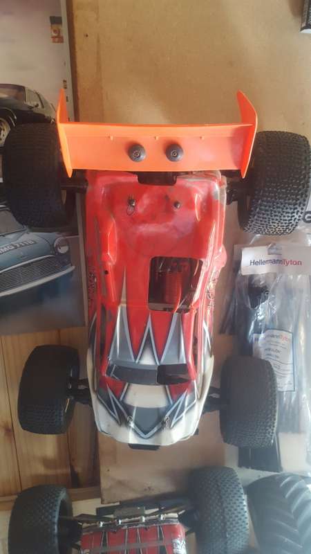 1/8 electric truggy