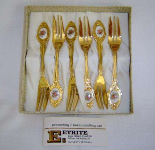BOXED SET OF 24CT GOLD PLATED CAKE FORKS BY EETRITE