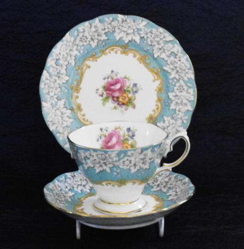 ROYAL ALBERT "ENCHANTMENT" TRIO