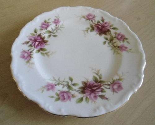 ROYAL ALBERT "ROMANCE" TEA / SIDE PLATE