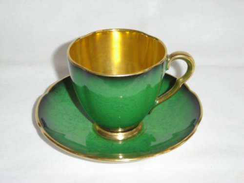 CARLTON WARE "VERT ROYALE" AND GILT COFFEE CUP