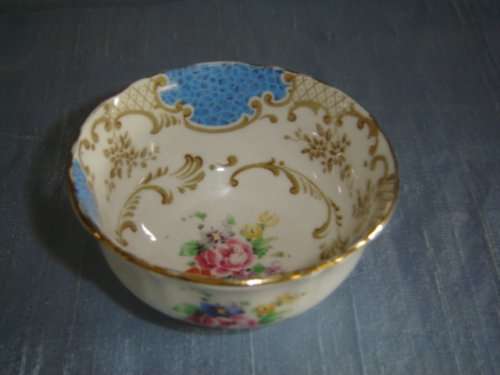 CROWN STAFFORDSHIRE SUGAR BOWL