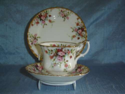 ROYAL ALBERT "COTTAGE GARDEN" TRIO