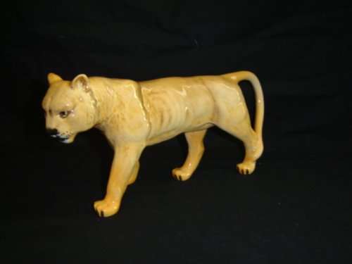 BESWICK LIONESS