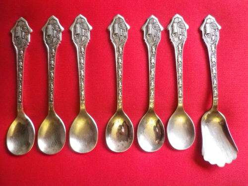 "VOORTREKKER EEUFEES"  1838-1938 : SET OF 6 TEASPOONS + SUGAR SPOON.  (CENTENARY OF GREAT TREK)