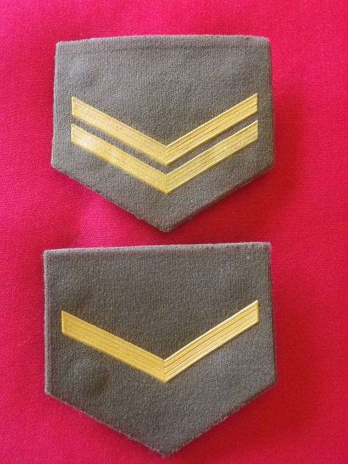SADF - BORDER WAR PERIOD - 2 EMBOSSED PIN BACK RANKS - L/CORP + CORP.
