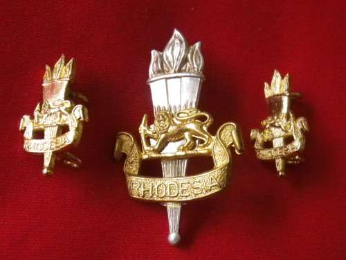 RHODESIAN ARMY EDUCATIONAL CORPS BI METAL CAP + FACING PAIR ANODISED COLLAR  BADGES- UDI PERIOD