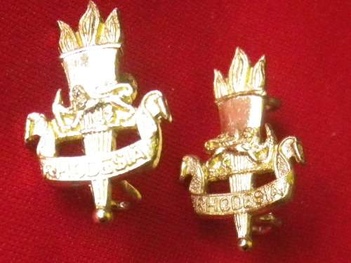 RHODESIAN ARMY EDUCATIONAL CORPS BI METAL CAP + FACING PAIR ANODISED COLLAR  BADGES- UDI PERIOD