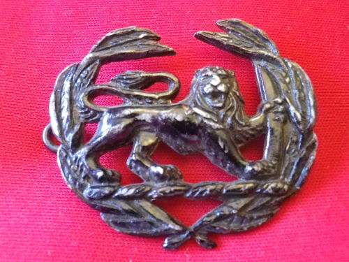 RHODESIAN ARMY - WO2 BLACK ANODISED WRIST BADGE - UDI PERIOD - 1 LUG BENT 1 CUT HALFWAY