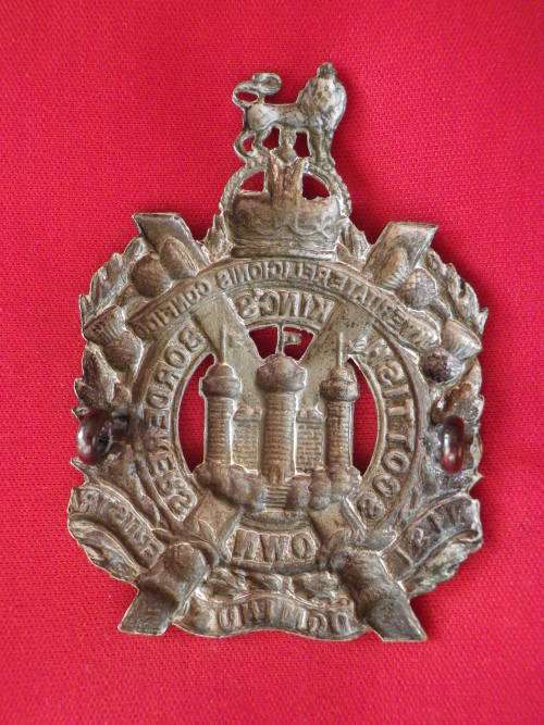 3811- GREAT BRITAIN - KINGS OWN SCOTTISH BORDERERS WM GLENGARRY BADGE WORN POST 1902