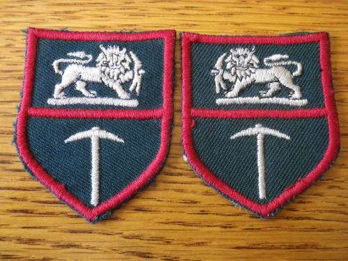 RHODESIAN ARMY FACING PAIR  EMBROIDERED CLOTH PATCHES - UDI PERIOD  (4207)