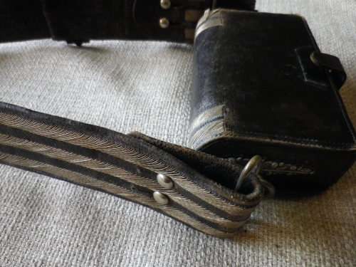 GREAT BRITAIN - VICTORIAN STAFF OFFICERS CROSS BELT + POUCH . LEATHER +  SILVER BULLION WIRE - RARE