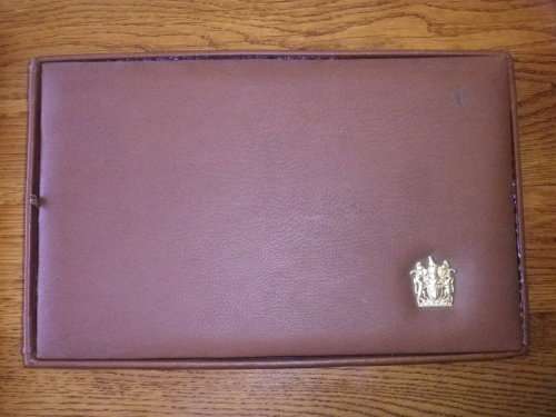 RHODESIA - REUTELER SET OF UDI RHODESIAN ARMED FORCES BADGES IN ORIGINAL LEATHER CASE  (4471)