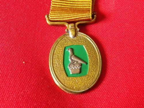 RHODESIAN BADGE OF HONOUR MEDAL - MINIATURE - WITH RIBBON - UDI PERIOD (4583)