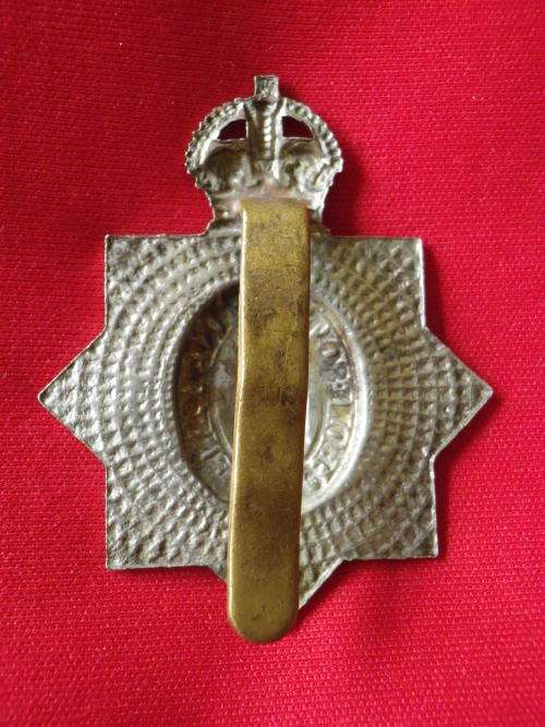 GREAT BRITAIN - FIRST KINGS DRAGOON GUARDS BI METAL CAP BADGE AS WORN WW1 -  (V91)