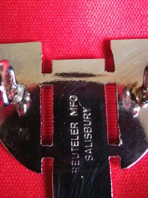 RHODESIAN PSYCHOLOGICAL OPERATIONS UNIT - CHROME CAP BADGE - STAMPED  REUTELER   (V163)