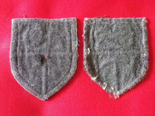 RHODESIAN ARMY- FACING PAIR OF EMBROIDERED SHOULDER  PATCHES   (4731)