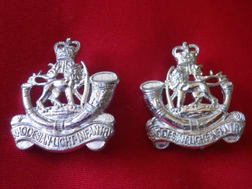 RHODESIAN LIGHT INFANTRY  - PAIR SILVER ANODISED FACING COLLAR BADGES -  PRE UDI  (4937)