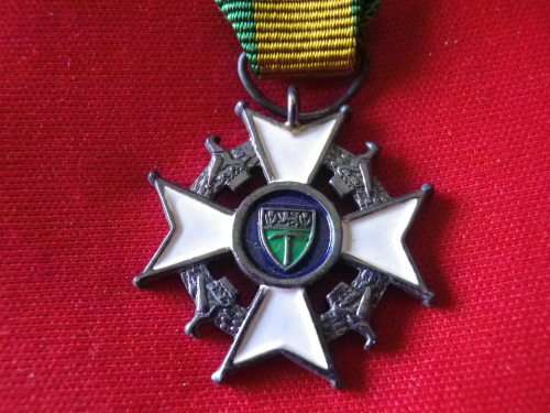 RHODESIA - GRAND COMMANDER OF THE LEGION OF MERIT  (GCLM) MINIATURE WITH RIBBON   (5118)
