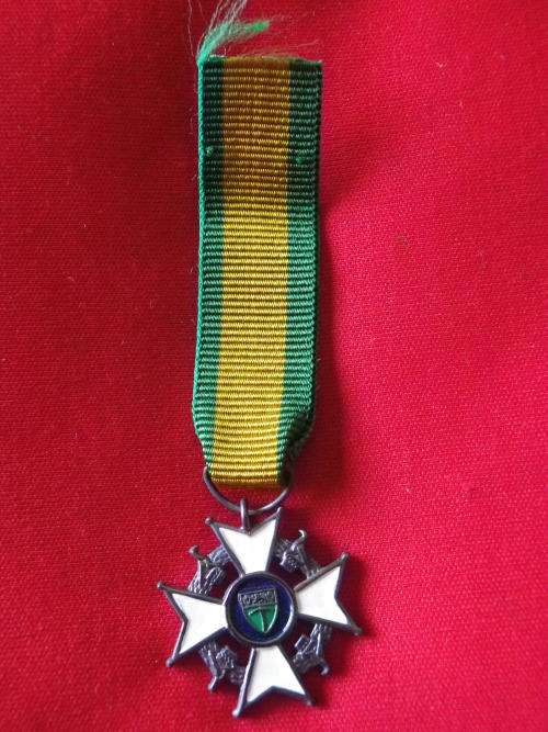 RHODESIA - GRAND COMMANDER OF THE LEGION OF MERIT  (GCLM) MINIATURE WITH RIBBON   (5118)
