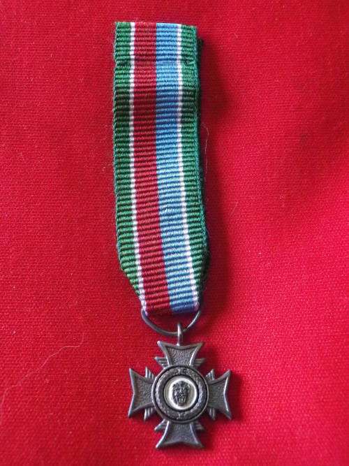 RHODESIA - SILVER CROSS OF RHODESIA (SCR)  MINIATURE MEDAL + RIBBON  (5116)