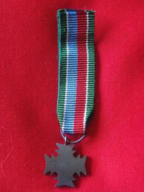 RHODESIA - SILVER CROSS OF RHODESIA (SCR)  MINIATURE MEDAL + RIBBON  (5116)