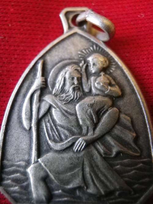 SA SPECIAL FORCES - TYPICAL SILVER ST CHRISTOPHER AS WORN BY SOME RECCES/PARAS - NO PROVENANCE (2517