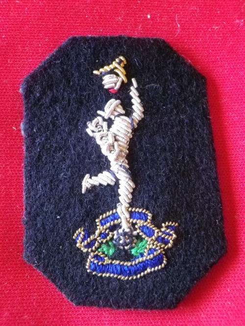 RHODESIAN SIGNALS CORPS. NCO'S RIGHT HAND BULLION MESS DRESS BADGE - UNCOMMON    (2165)