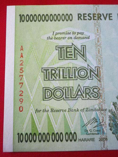 ZIMBABWE - LOT OF 10 TRILLION DOLLAR BANK NOTES  (11 IN TOTAL) - UNC - SEQUENTIAL. PREFIX "AA"