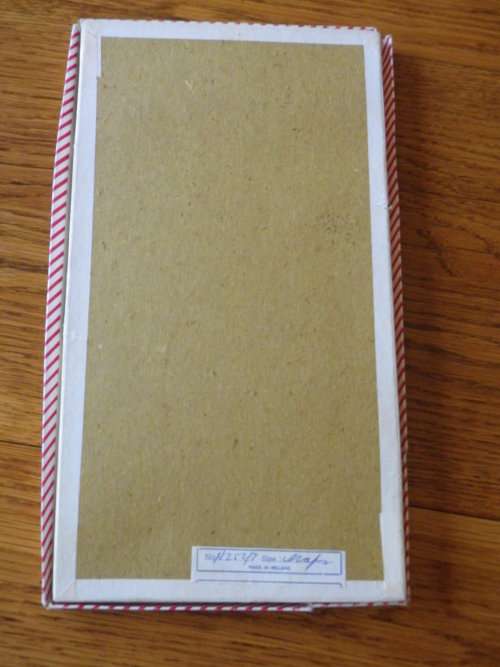 6 NEW IRISH LINEN EMBROIDERED SERVIETTES / HANDKERCHIEFS STILL IN BOX - BEAUTIFUL - (5206)