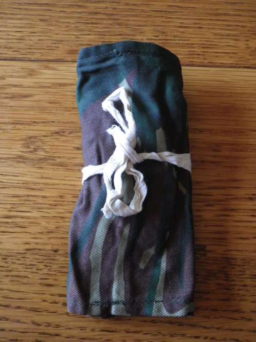 RHODESIAN CAMO FIELD REPAIR KIT / "HOUSEWIFE"  WITH CONTENTS AS SEEN     (5233)