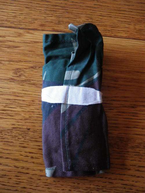 RHODESIAN CAMO FIELD REPAIR KIT / "HOUSEWIFE"  WITH CONTENTS AS SEEN     (5233)